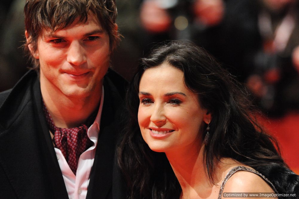 Demi Moore to Divorce Ashton Kucher?