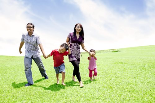 Foreign-Born Asians Most Likely to Marry