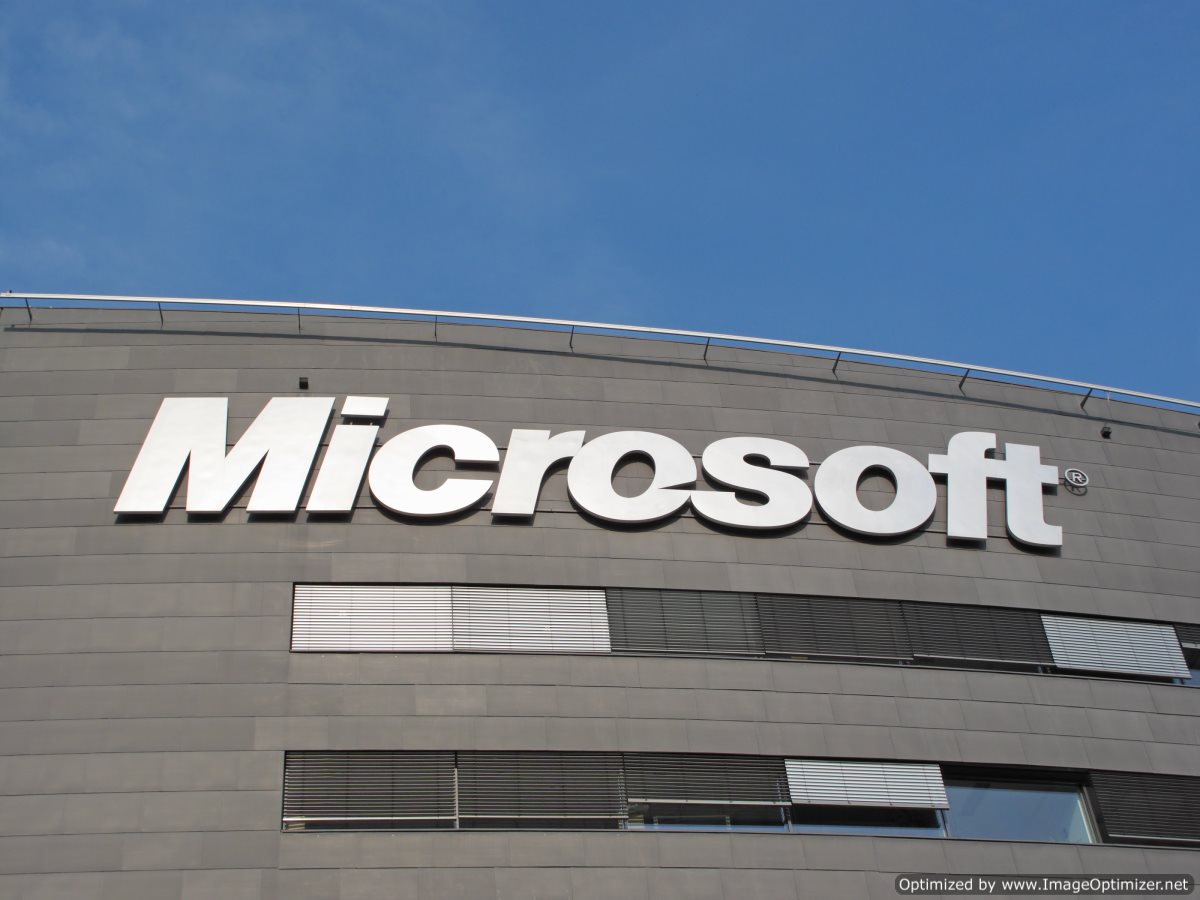 Computer Issues: Shares of Microsoft and HP Tumble after Dismal PC Sales